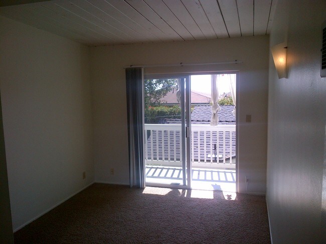 Building Photo - 250 La Paloma
