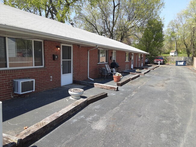 Building Photo - 9615 Midland Blvd