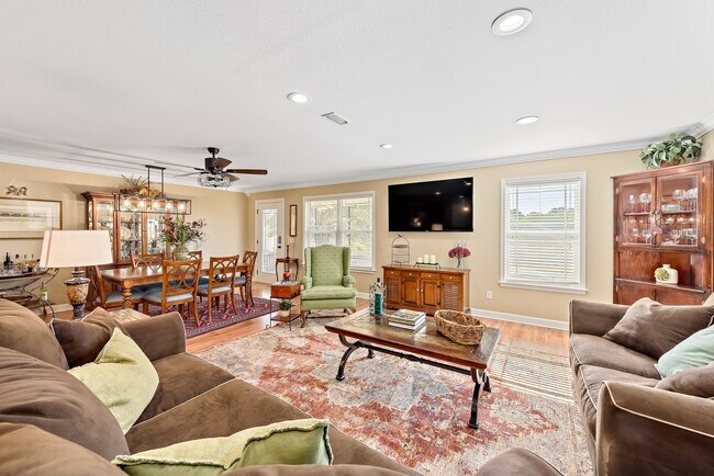 Foto del edificio - 304 Squirrel Hollow