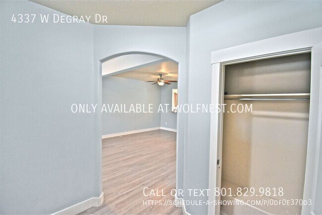 Foto del edificio - 4337 Degray Dr