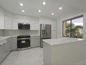 Building Photo - 7280 Amberly Ln