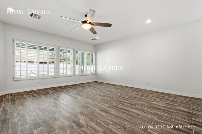 Foto del edificio - 5080 S McClelland Dr