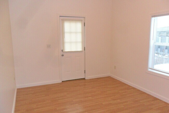 Foto del edificio - 848 Waverly St