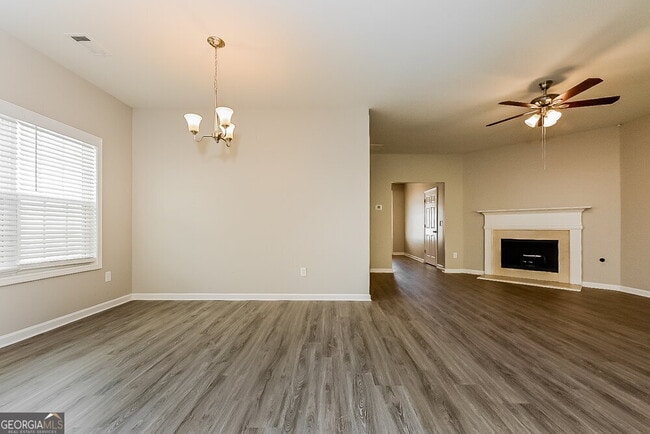 Foto del edificio - 512 Anglewood Trace