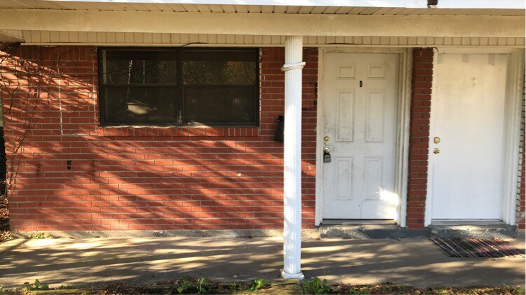 Primary Photo - 1002 S 5th St