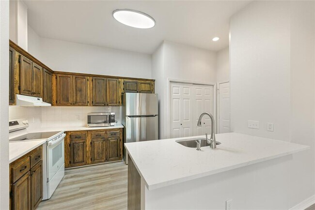 Foto del edificio - 3407 Blumie St