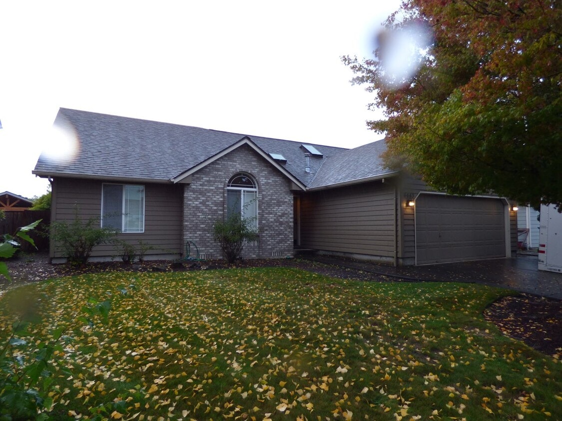 Building Photo - 3 Bed 2 bath home in North Salem!