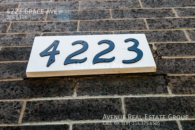 Foto del edificio - 4223 Grace Ave