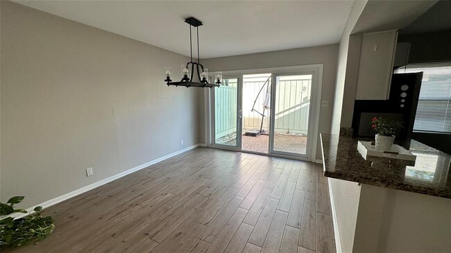 Building Photo - 407 Bendwood Dr