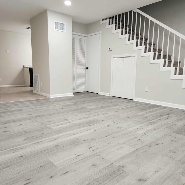 Photo - 1406 Hays St Townhome