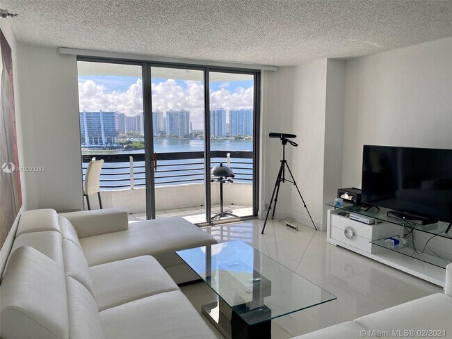 Foto del edificio - 19101 Mystic Pointe Dr