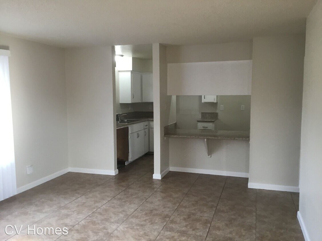 Primary Photo - 2 br, 1 bath Apartment - 4778 E. Hoxie Ave.
