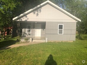 Building Photo - 1418 N Western Ave
