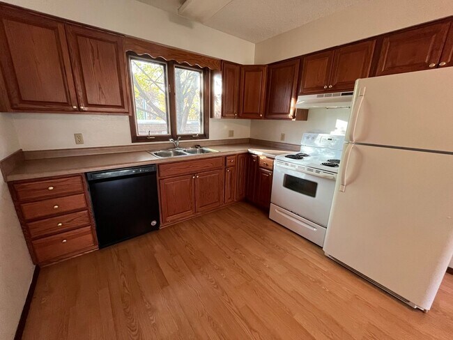 Foto del edificio - 615 6th St NE