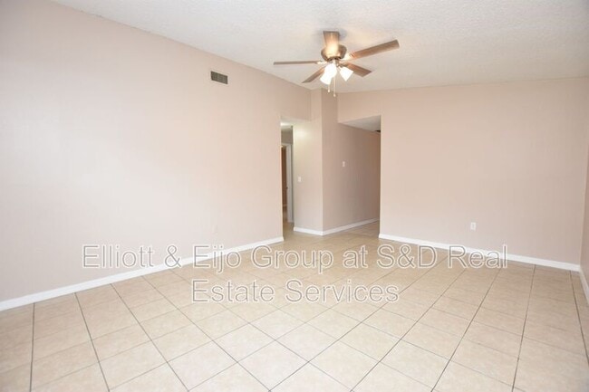 Building Photo - 774 Zella Ln