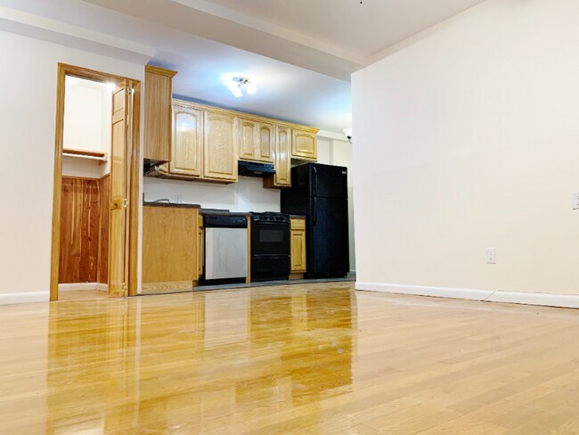 Building Photo - 18-24 21st Rd