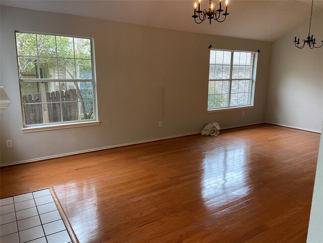 Building Photo - 1001 Mill Spring Dr