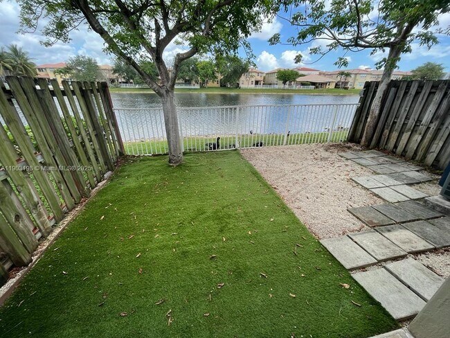 Foto del edificio - 10983 NW 79th St