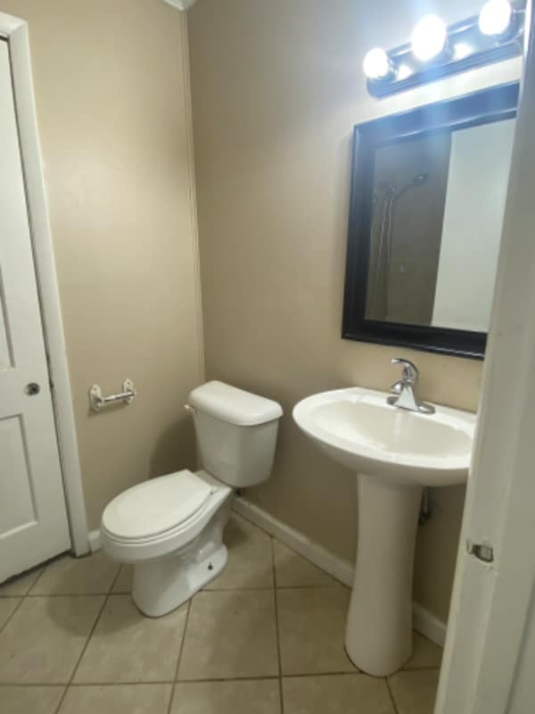 Foto del edificio - 6009 Stillridge Ct