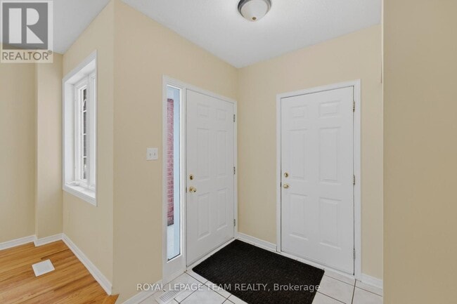 Building Photo - 418 Beatrice Dr