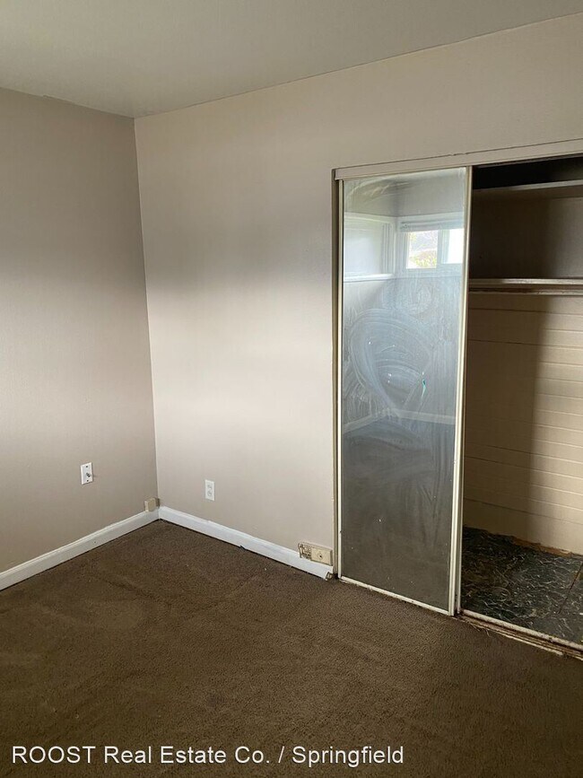 Building Photo - 3 br, 1 bath House - 538 Portage Path