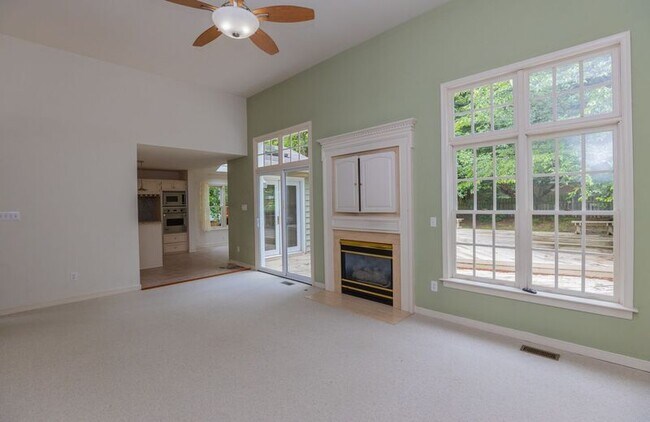 Building Photo - 10916 Tray Way