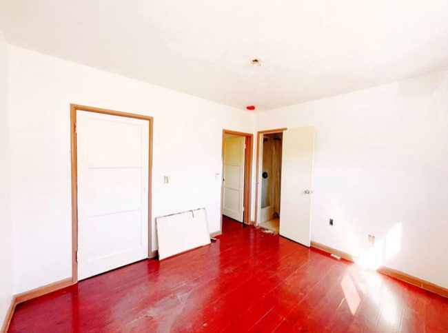 Building Photo - 301 S Pomelo Ave