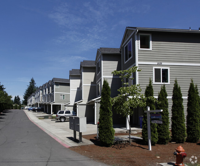 Building Photo - Alexander Heights