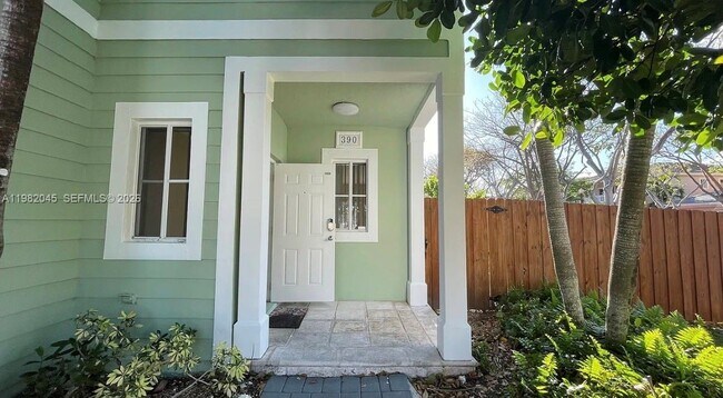 Foto del edificio - 390 NE 35th Ave