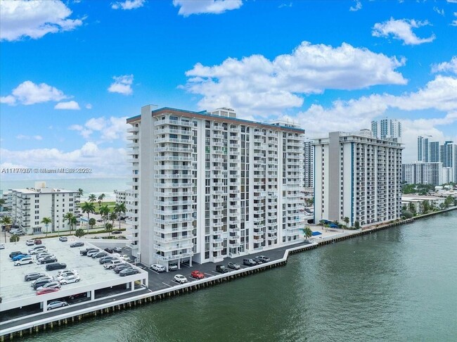 Foto del edificio - 1500 S Ocean Dr