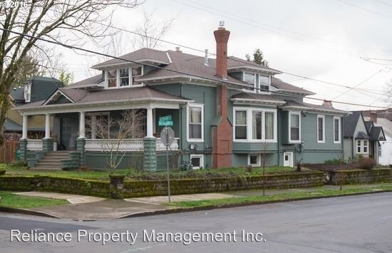 Building Photo - 204 NE Wygant St