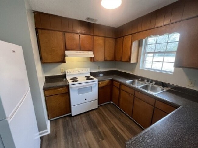Foto del edificio - 3 Bed/1 Bath Home
