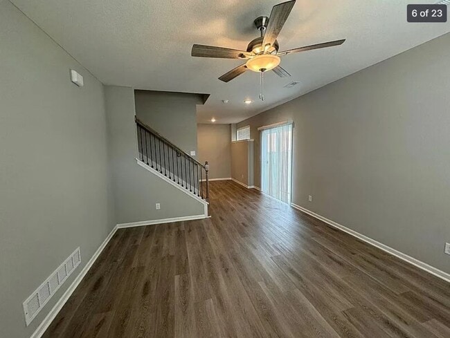 Building Photo - Beautiful 3BR 2.5BA Townhouse w/ Granite Kitchen • End-Unit on Cul-de-Sac • 1-Car Garage in Pleas...