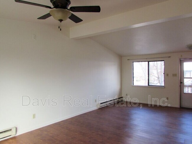 Foto del edificio - 618 E Main St