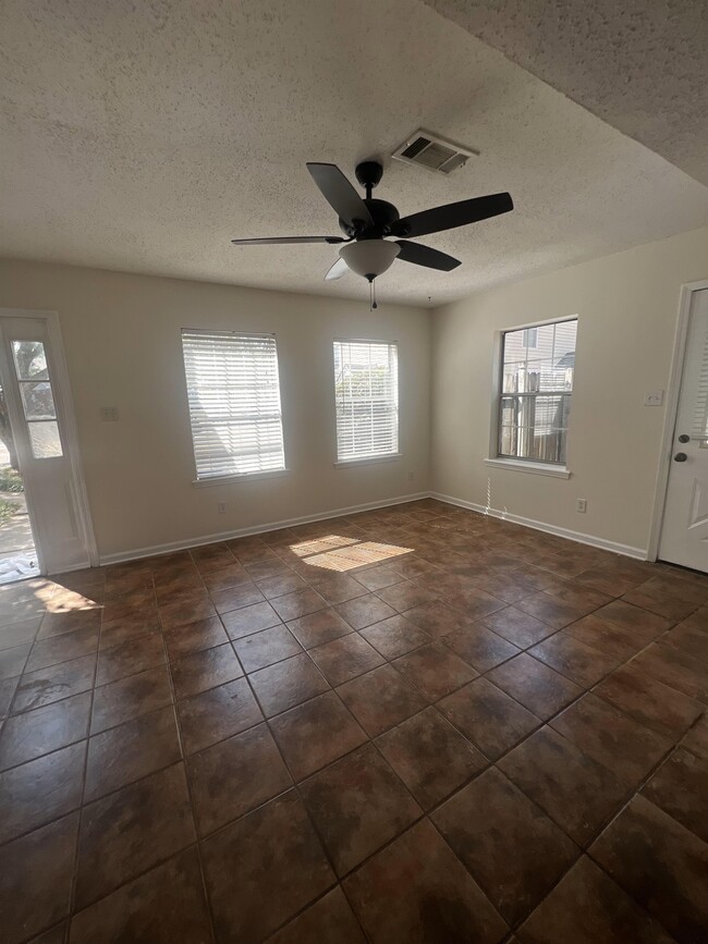 Photo - 833 Harbor Bend Dr Townhome
