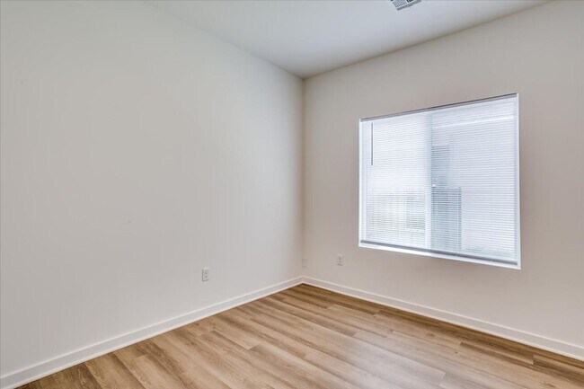 Foto del edificio - 15409 W Josephine St