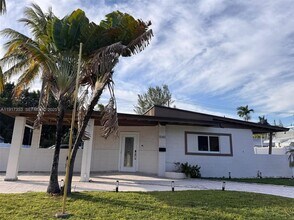 Building Photo - 1540 NE 118th St