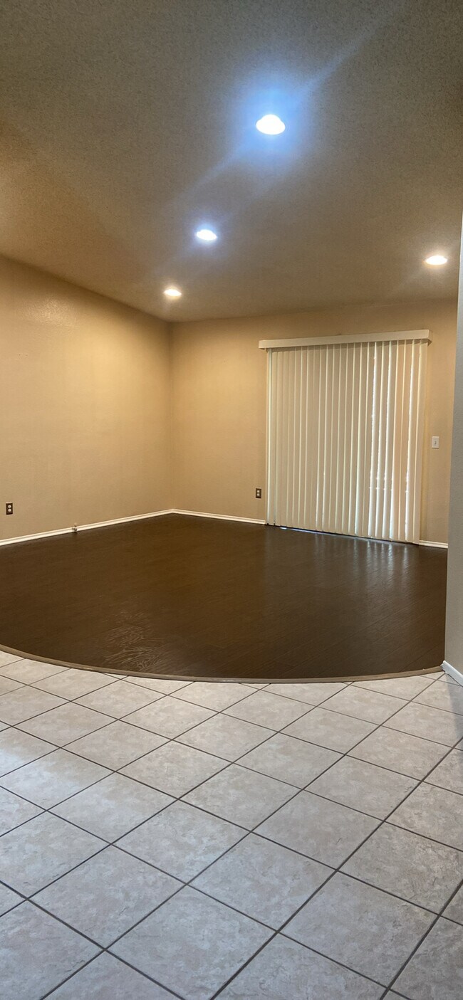 Building Photo - 14639 Appian Way