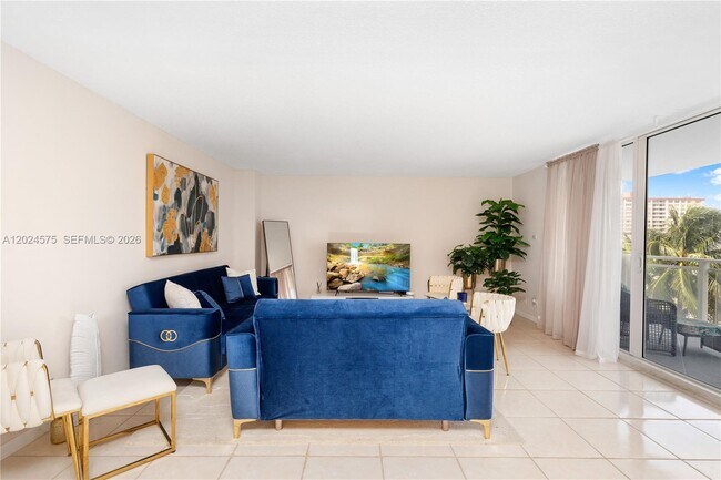 Building Photo - 2030 S Ocean Dr