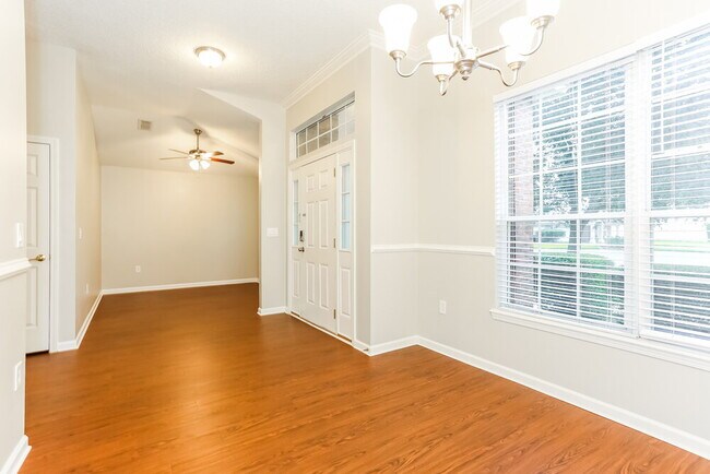 Foto del edificio - 3753 Briar Ln