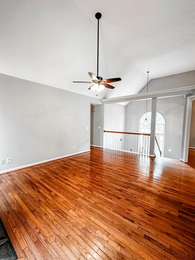 Foto del edificio - Large North Forsyth home with Garage