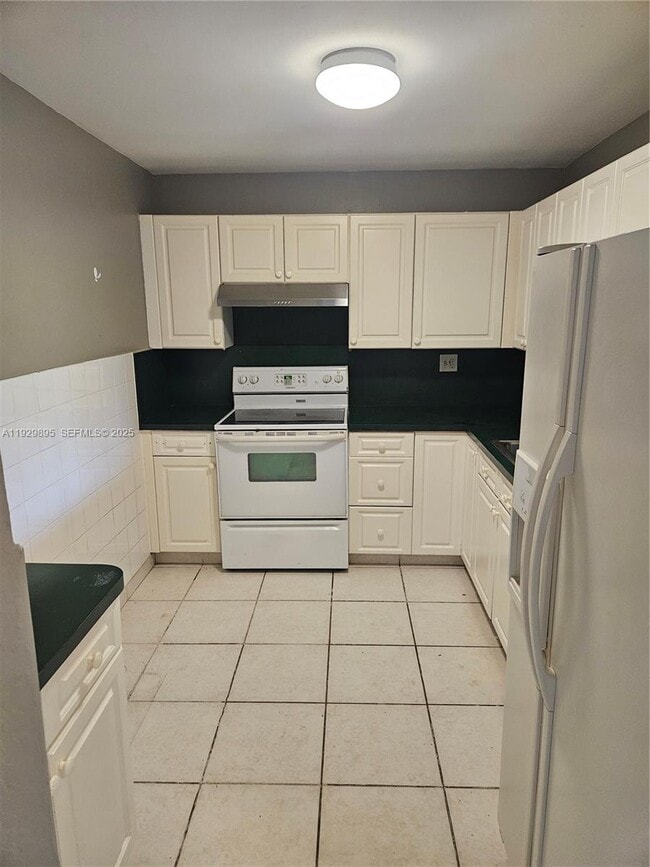 Building Photo - 4314 NW 9th Ave