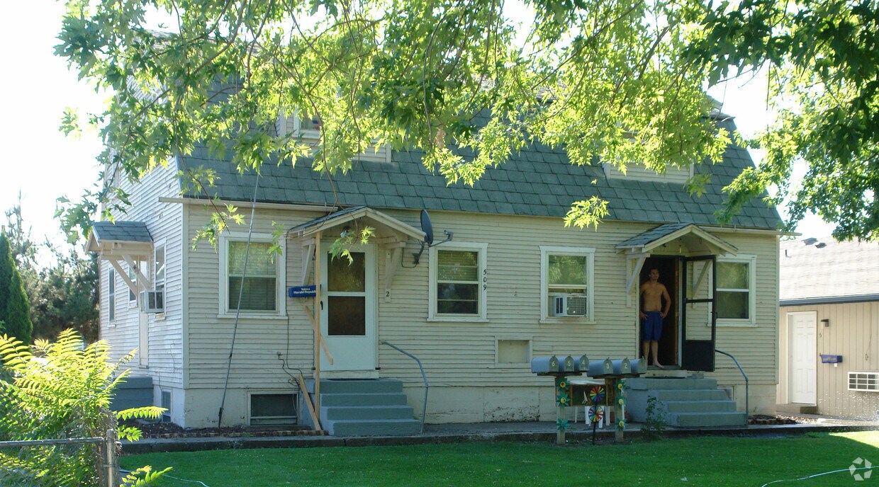 Primary Photo - 509 N 6th St
