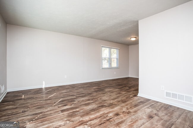 Foto del edificio - 537 Plainville Dr SW