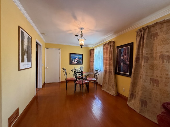 Foto del edificio - 15719 Vose St