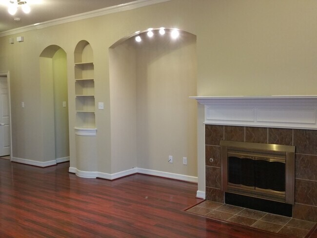 Building Photo - 4537 Worchester Ln