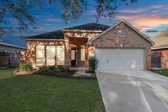 Building Photo - 1226 Sand Pines