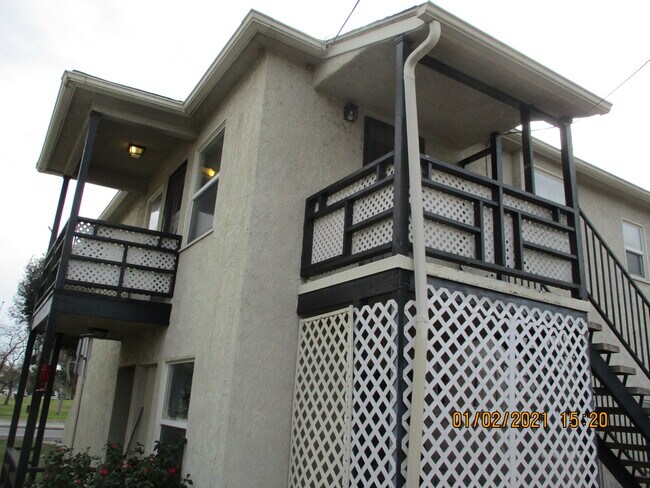 Building Photo - 5211 E Carson St