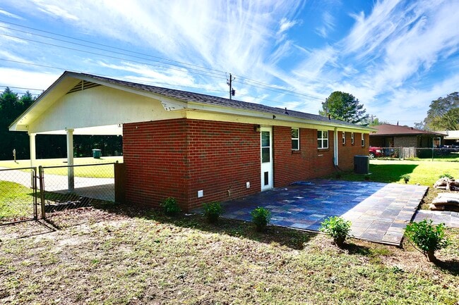 Back of house - 3261 Salem Rd