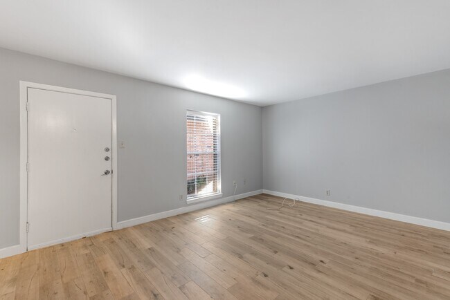 Foto del edificio - 9029 Gaylord Dr